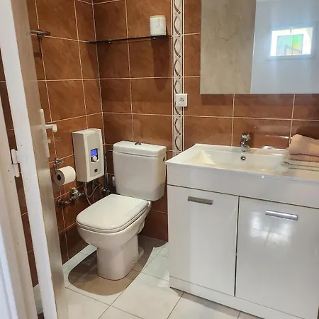 Pretty And Comfortable Outbuilding With Swimming Pool And Garden Сasa de vacaciones