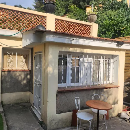 Сasa de vacaciones Pretty And Comfortable Outbuilding With Swimming Pool And Garden Menton